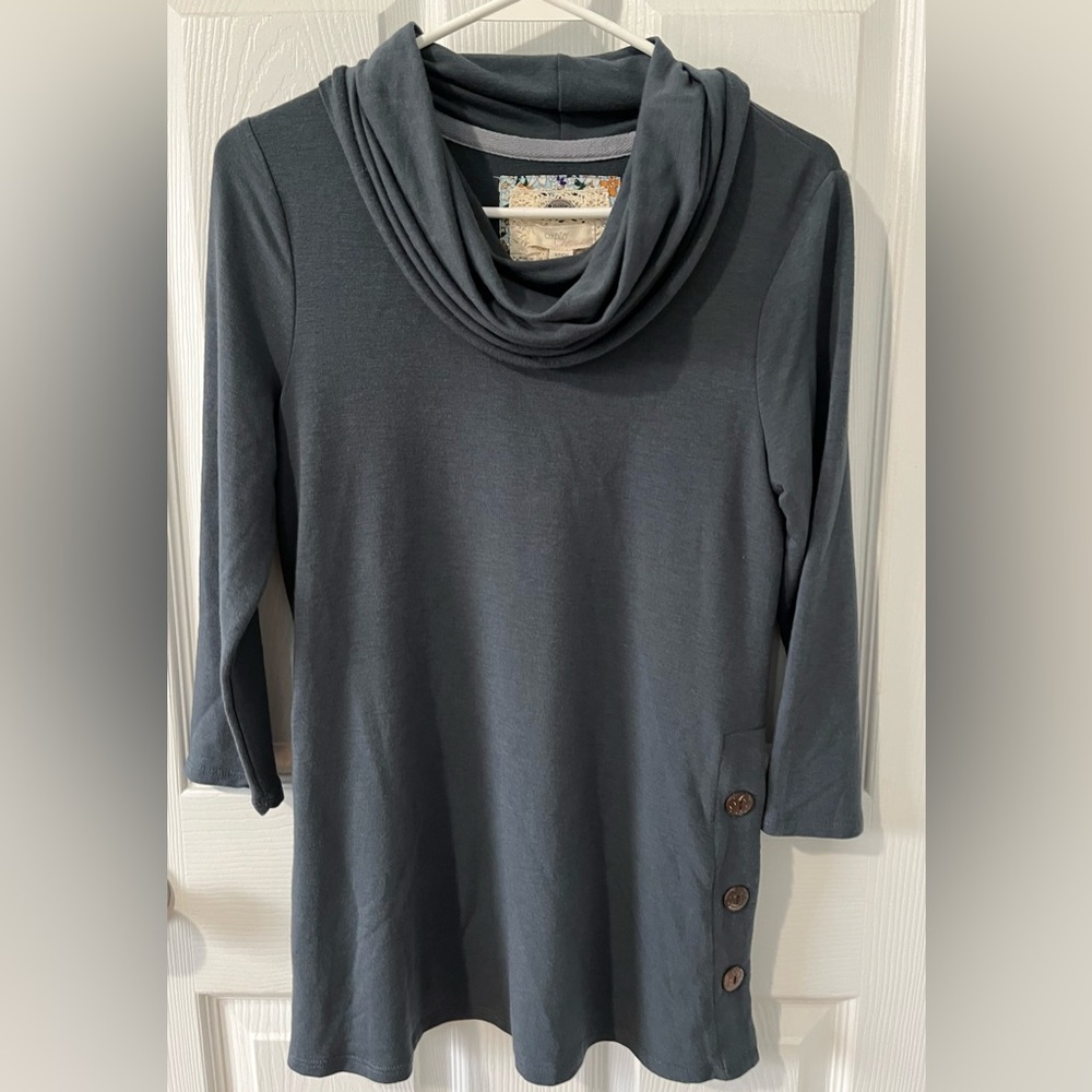 NWT Cupio cowl neck blouse. Sz Small. Slate blue.
